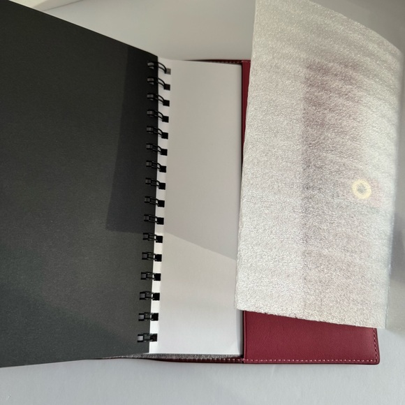 Coach Turnlock Glovetanned
Leather Notebook Rouge Pink Journal
Diary Planner - Picture 12 of 16